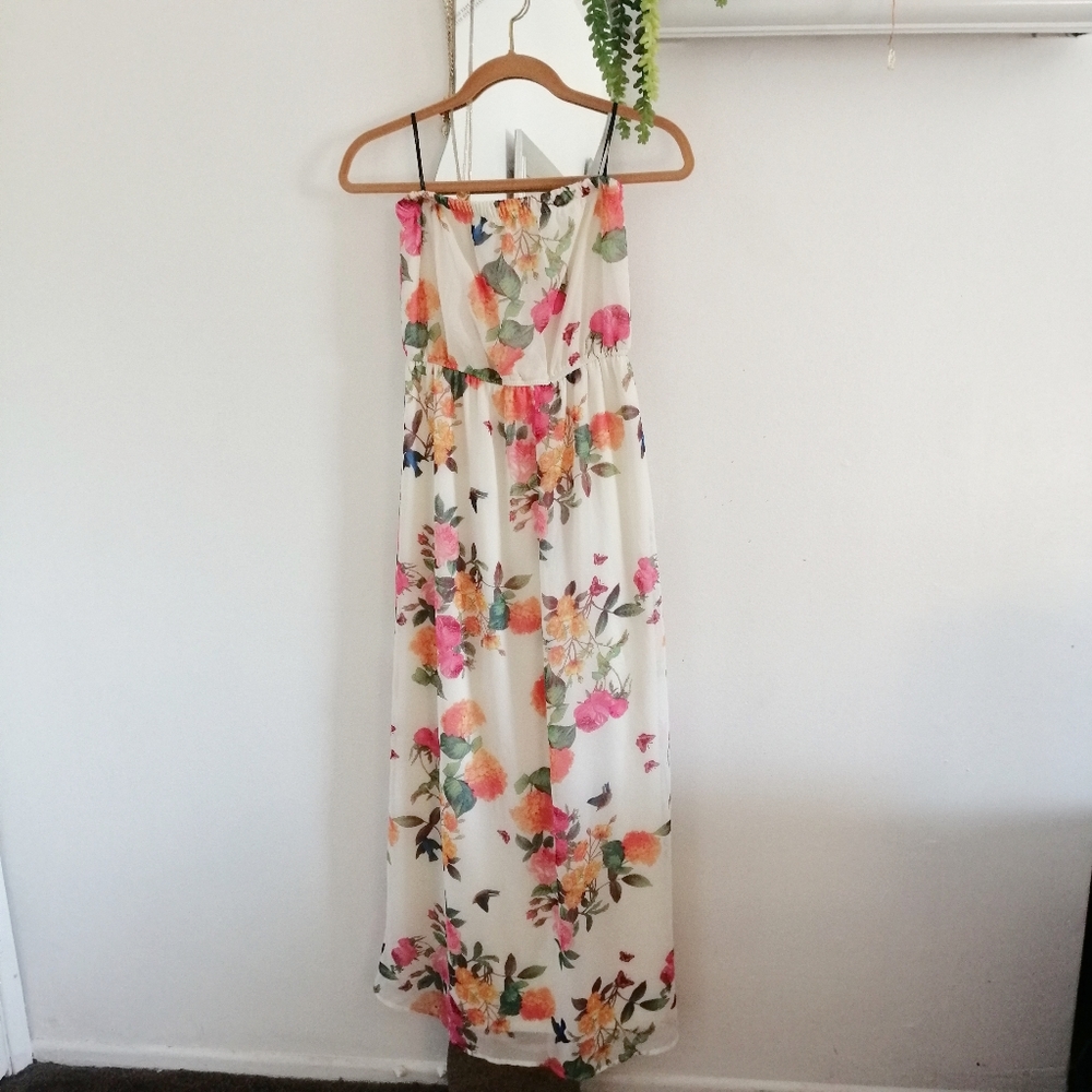 SOLD! 🚩Strapless Floral Dress